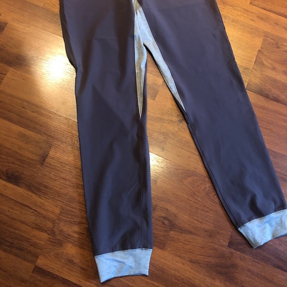 Under Armor Youth XLarge Jogger Pants. Grey. Great condition. - Picture 3 of 9